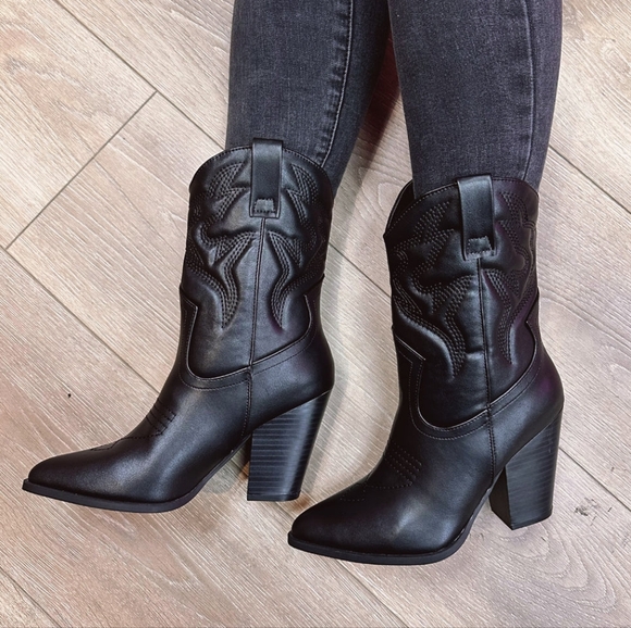 ANKLE WESTERN POINTED TOE BOOTS - Picture 3 of 7